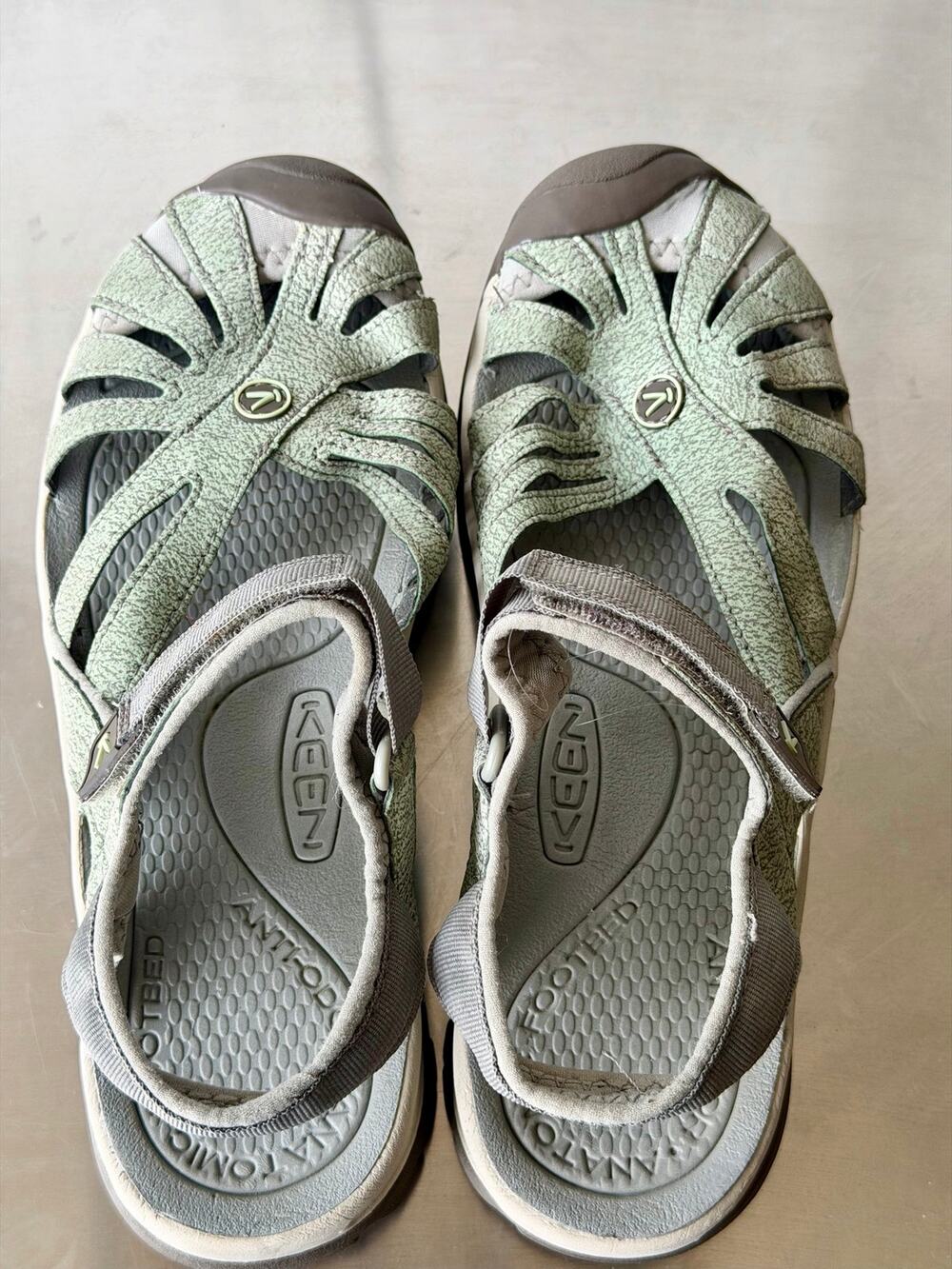 Keen Women's Sage Green Rose Sandal Closed Toe Hiking Water Shoes (US 10)